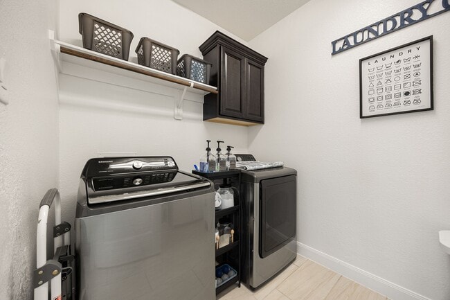 Building Photo - 9338 Taylor Cliff Ln