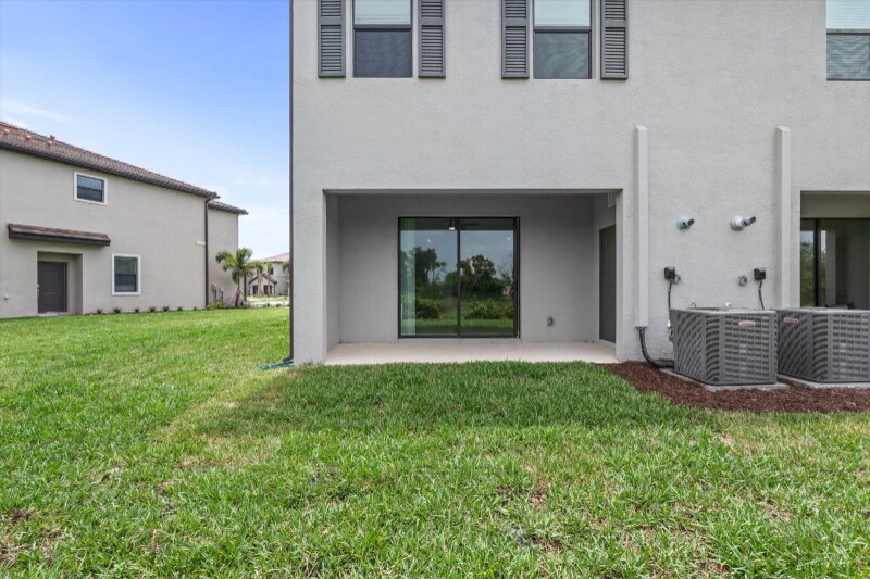 Building Photo - 15043 Sunny Day Dr