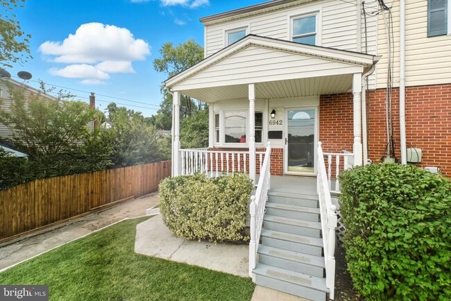 Building Photo - 6942 University Dr