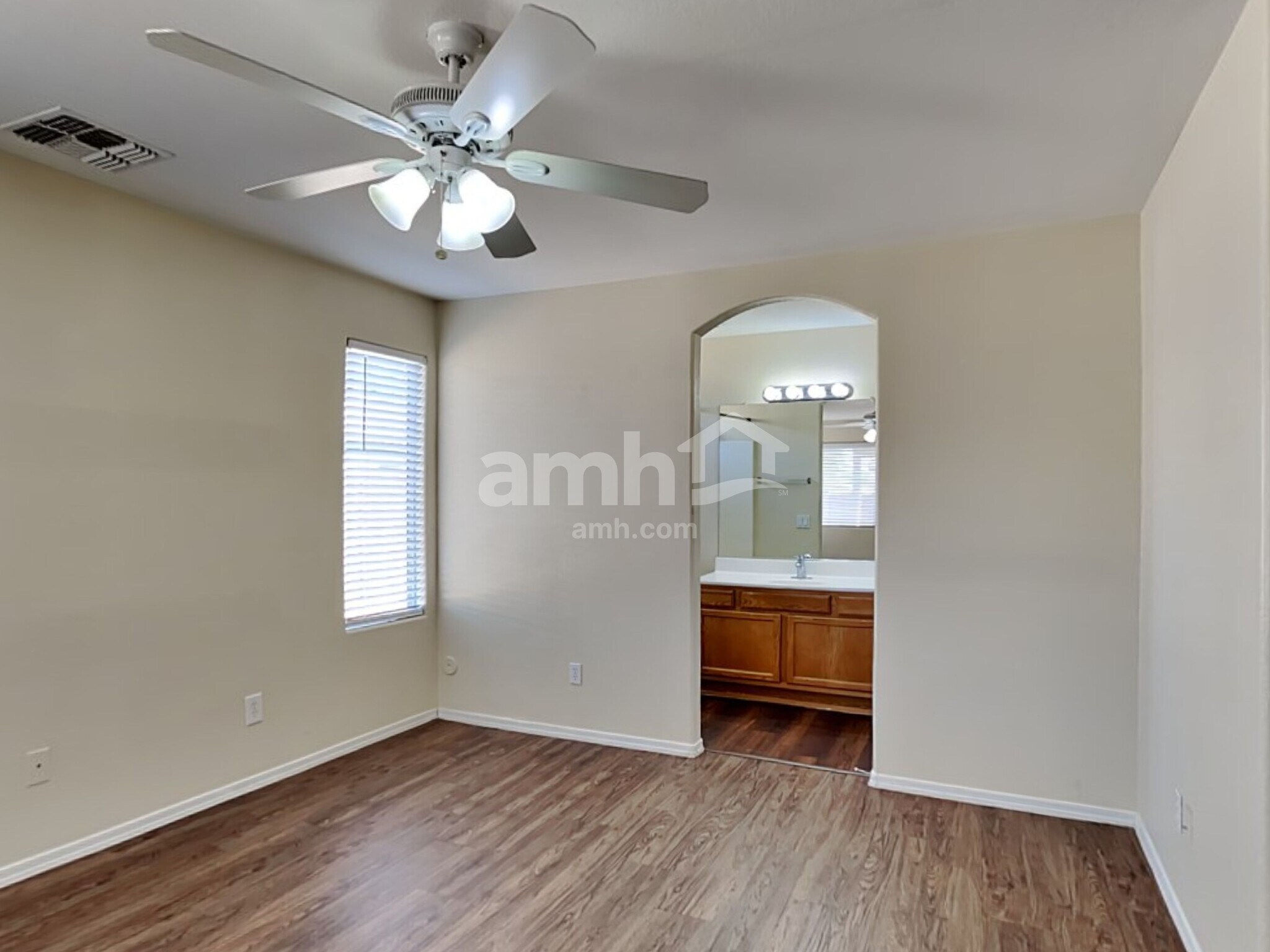 Building Photo - 8208 W Apache St