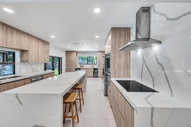 Building Photo - 11340 SW 74th Ct