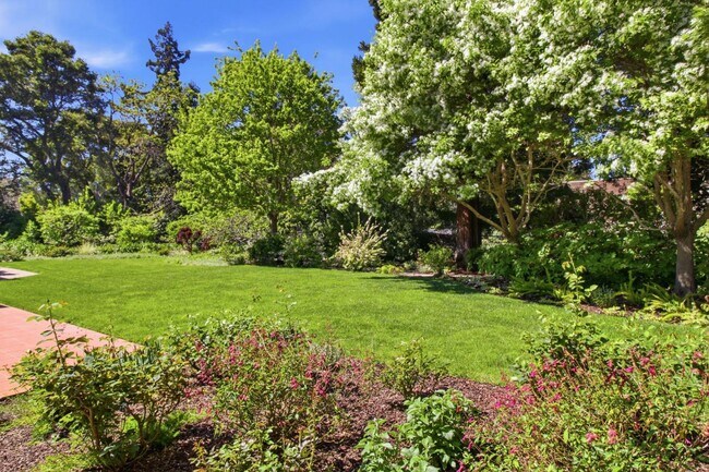 Building Photo - 64 Alejandra Ave