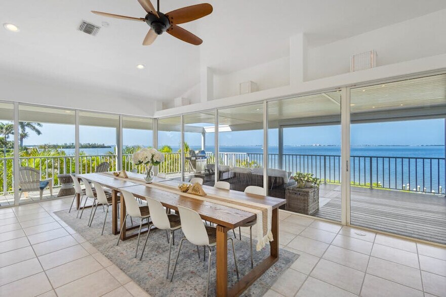 Building Photo - 3208 Bay Dr