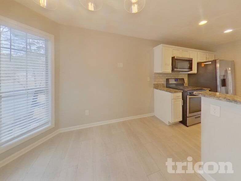 Building Photo - 222 Sawgrass Way