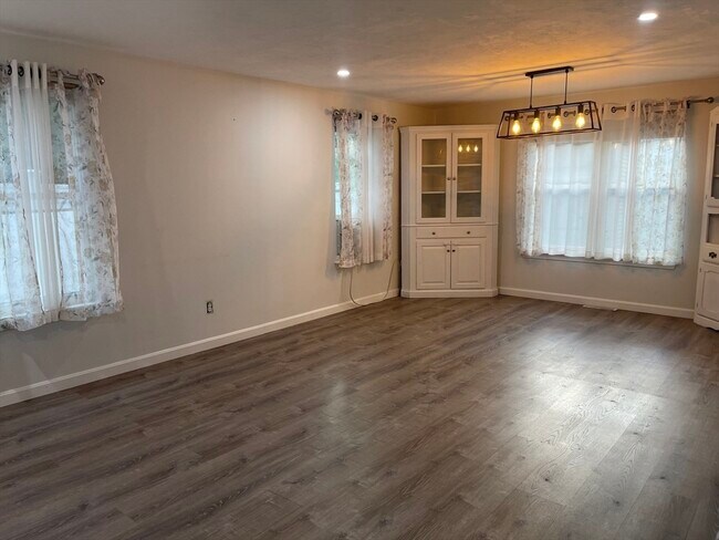 Building Photo - 22 Bowstring Way