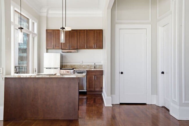 Building Photo - 1405 Van Ness Ave