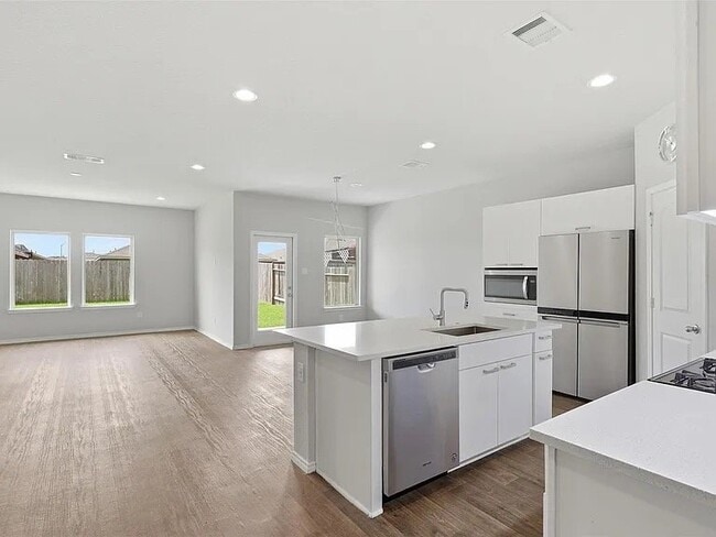 Building Photo - 21523 Victoria Harbor Dr