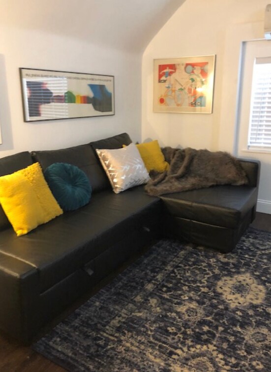 Living Room - 4342 Jarboe St
