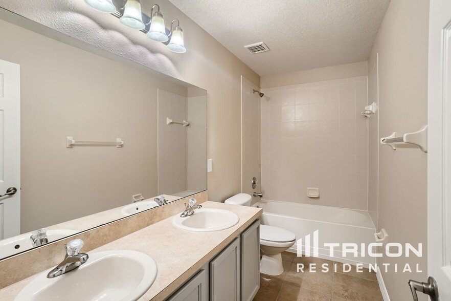 Building Photo - 2764 Pythagoras Cir