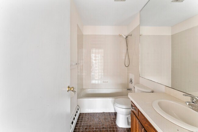 Building Photo - 1 Fairfield Ave