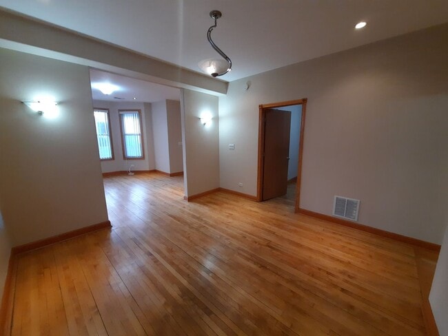 Building Photo - Nice Newly Renovated 2BD, 1BATH, 1St FL - ...