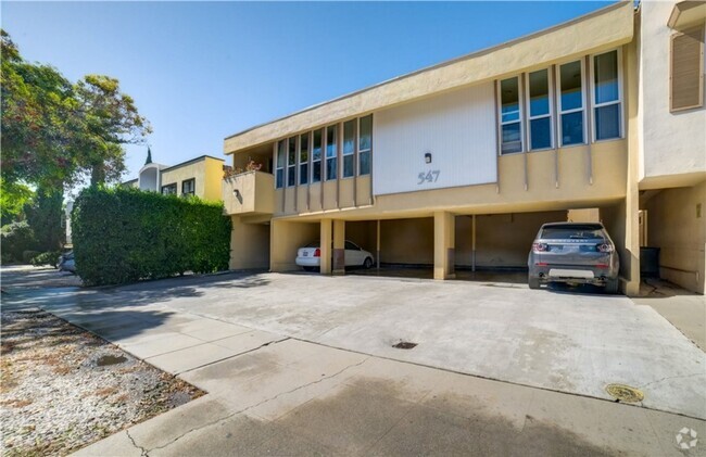 Building Photo - Beautiful 2 Bed Unit in West Hollywood