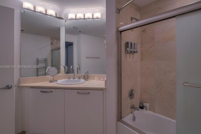 Building Photo - 6515 Collins Ave