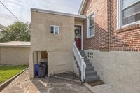 Building Photo - Cozy 2-Bedroom, 1 Bath Apartment in Plymou...