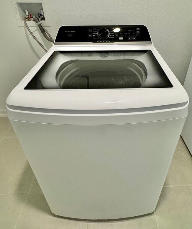 Building Photo - 3083 Totem Rd