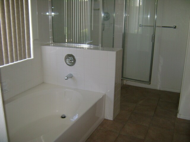 Building Photo - SINGLE STORY POOL AND SPA HOME IN GREEN VALLEY AREA