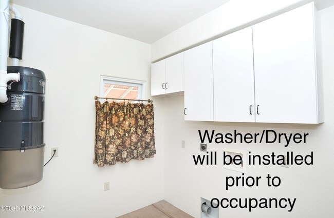 Building Photo - 1040 E Halcyon Rd