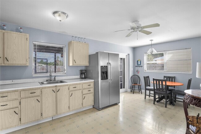 Building Photo - 9412 Bellewood St