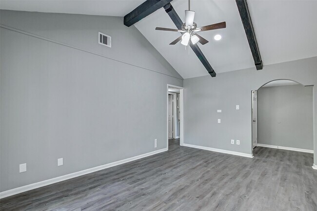 Building Photo - 2323 Tinechester Dr