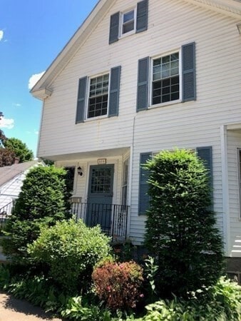 Building Photo - 320 Varnum Ave