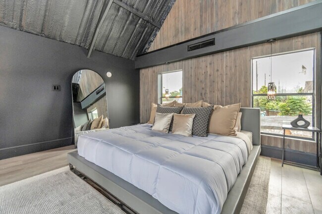 Building Photo - 2683 Blodgett St