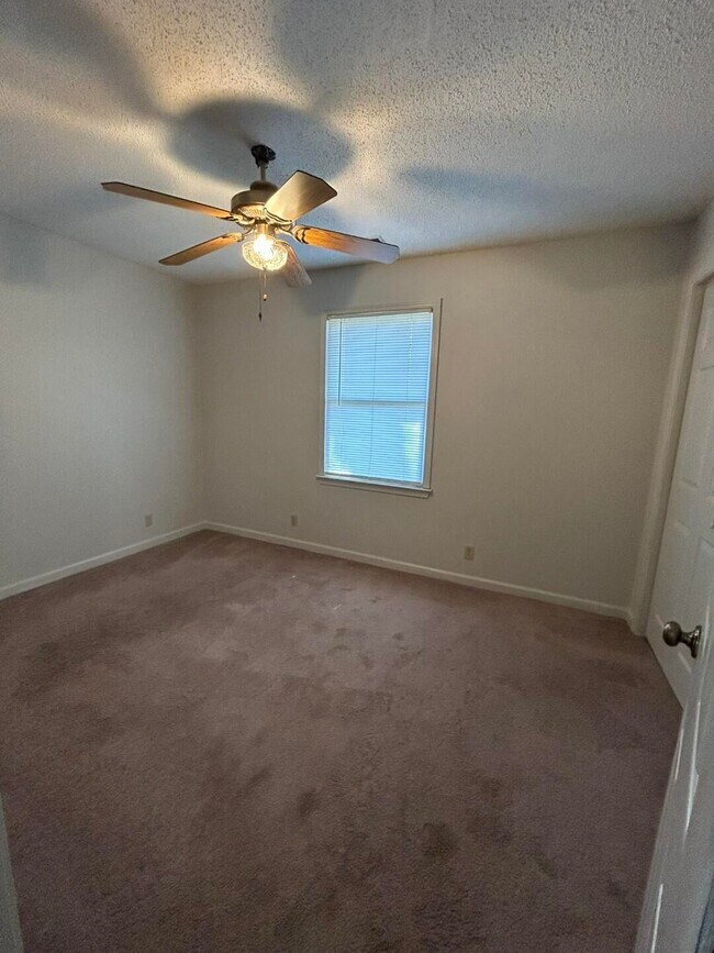 Building Photo - 1145 Peppercorn Ln