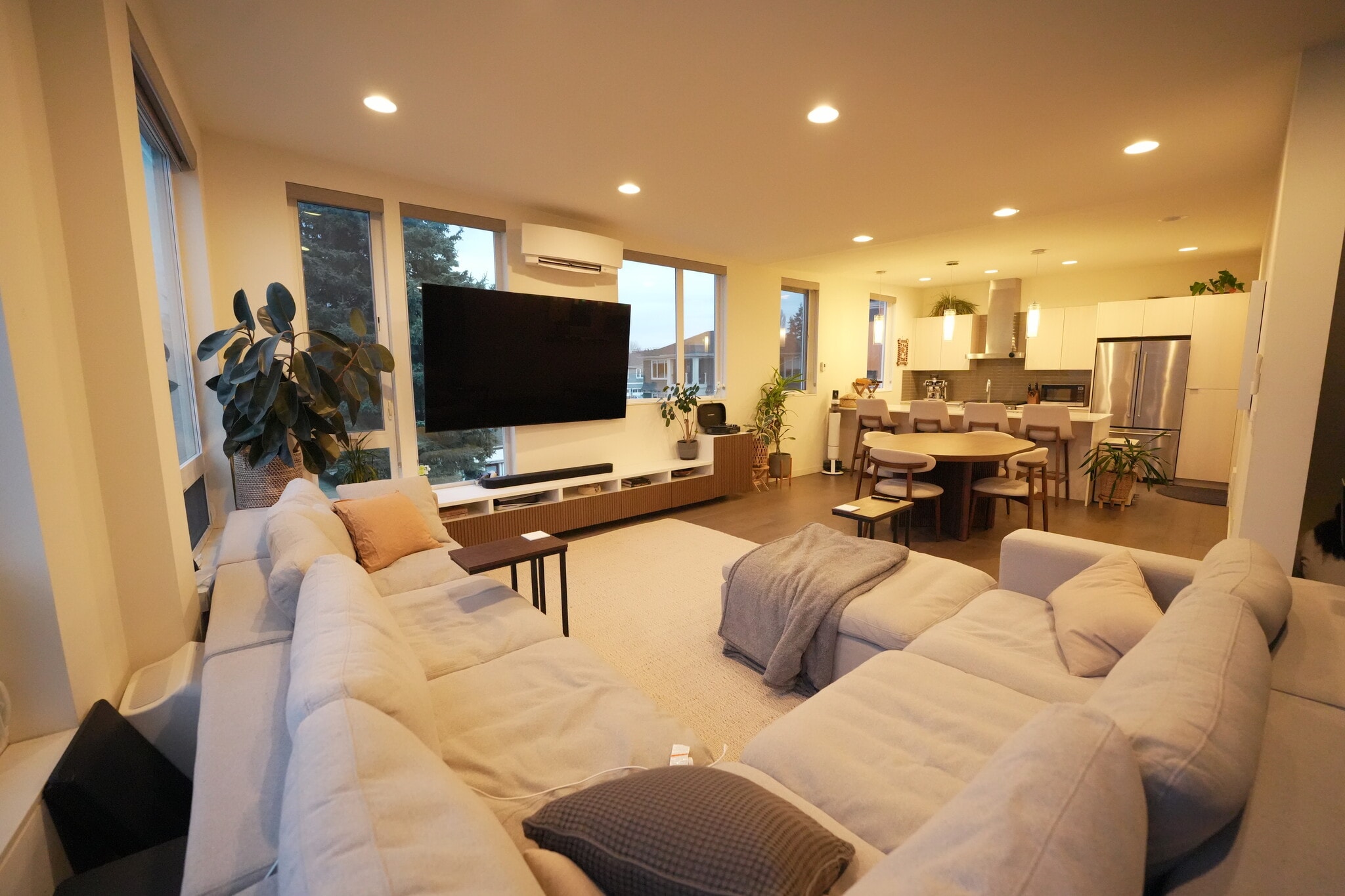 Building Photo - 2064 SW Charlestown St