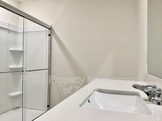 Building Photo - 203 Stonebrook Dr