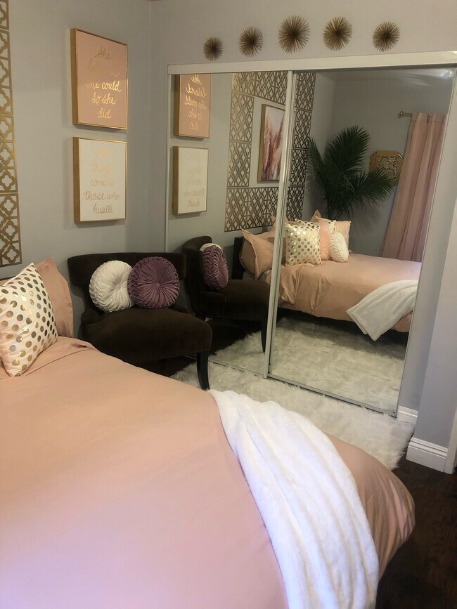 Building Photo - 6006 Donna Ave