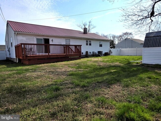 Building Photo - 28 Briar Ln