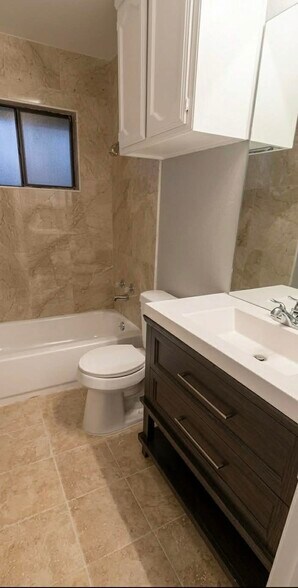 Building Photo - 1601 Debby Ln