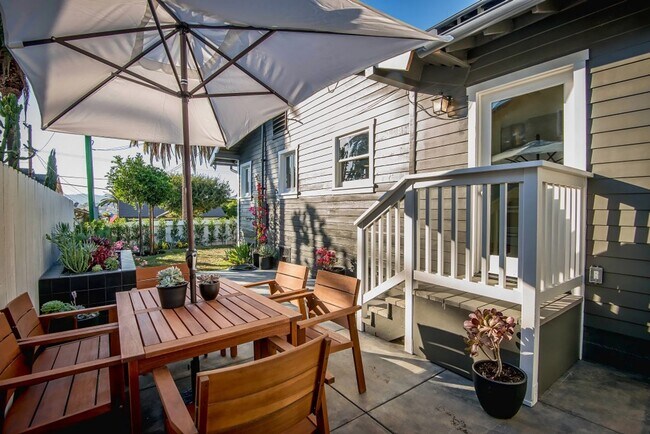 Building Photo - 1012-1014 Manzanita St