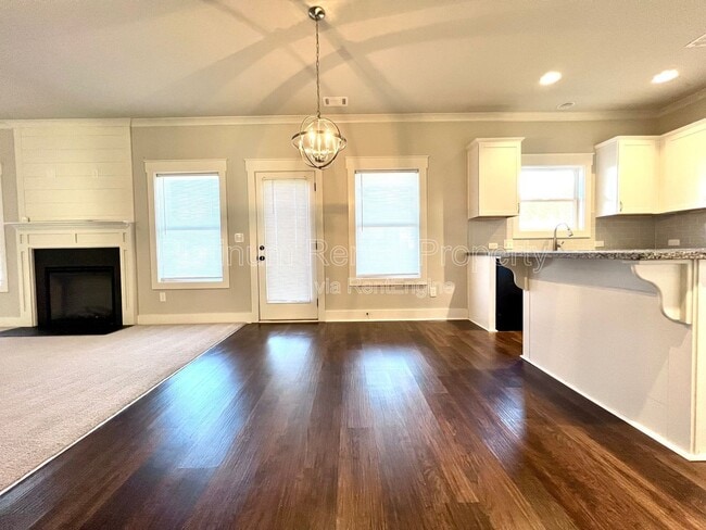 Building Photo - 244 Stonecreek Bnd