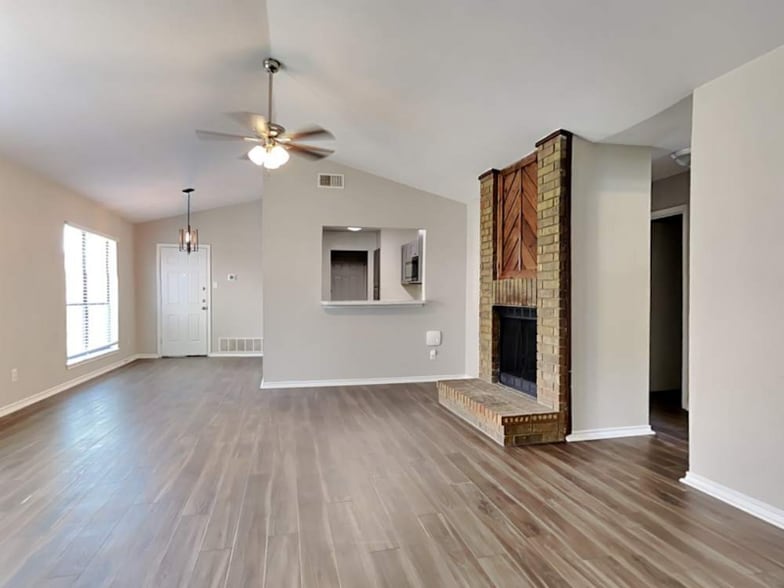 Building Photo - 1116 Sandalwood Ln