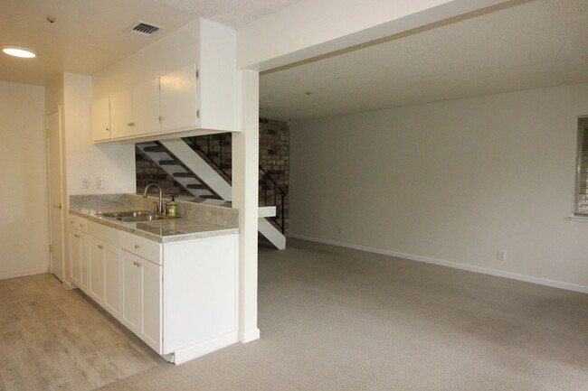 Primary Photo - 2 Bedroom Condo on Coffey Lane