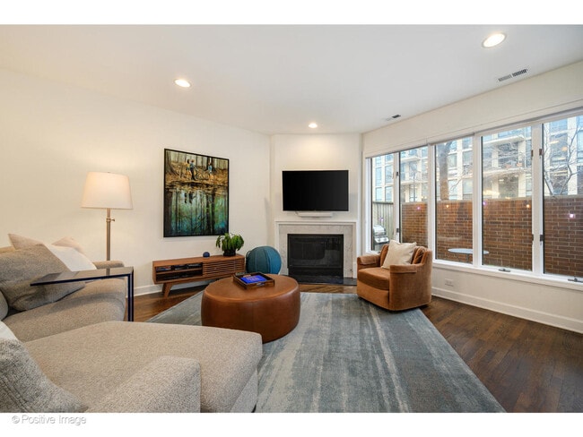 Building Photo - 150 W Eugenie St