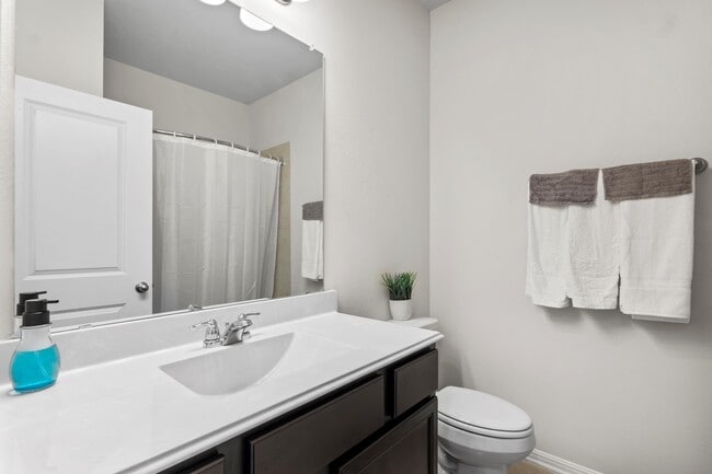 Building Photo - 719 Smith Ave