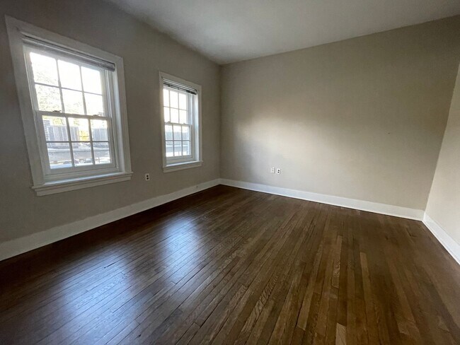 Building Photo - Junior League - 3039 M