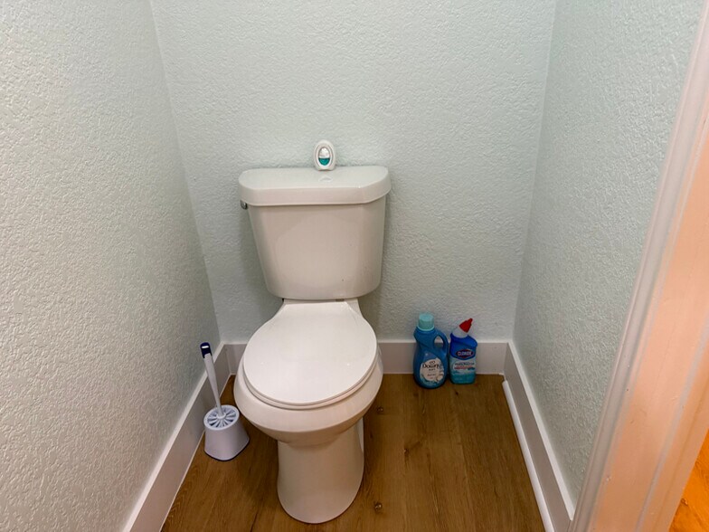 Building Photo - 2543 E Ann Arbor Ave