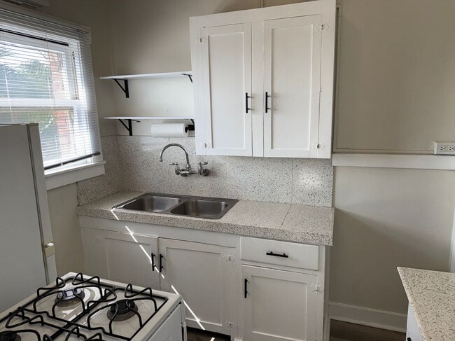 Building Photo - 4125 S Figueroa St