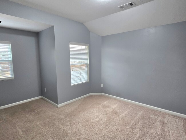 Building Photo - 3222 Alexandria Dr