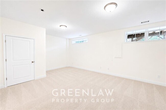 Building Photo - 7403 Lowery Oak Dr