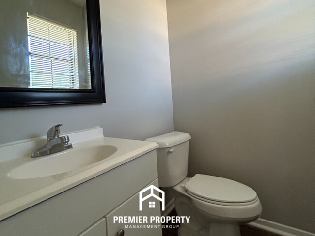 Building Photo - 6200 Somerset Cove