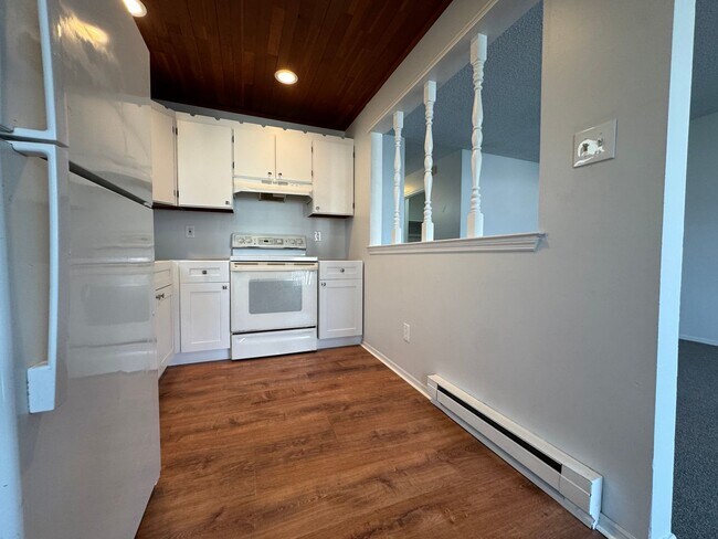 Building Photo - 1322 S Fountian Street