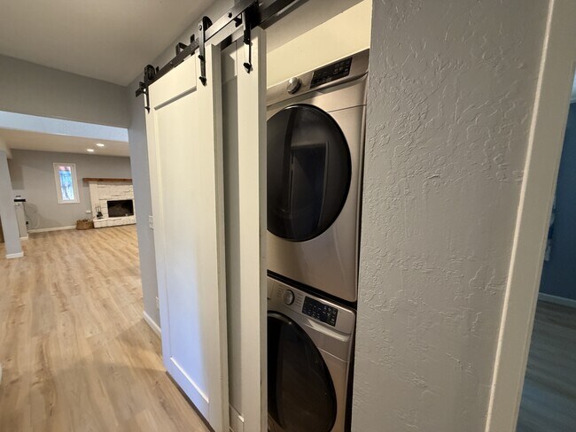 Building Photo - 3204 Apple St