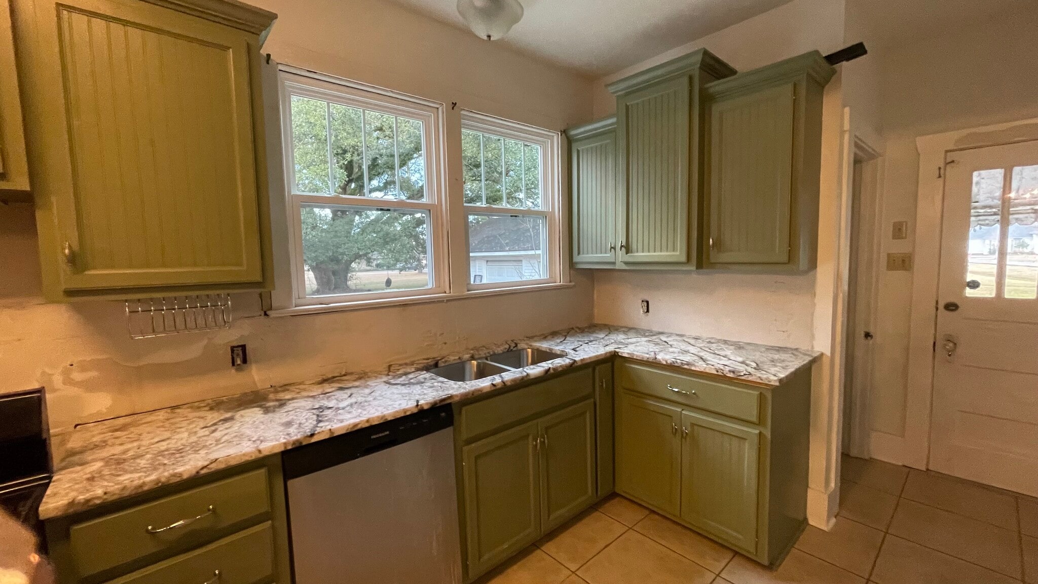 kitchen - 11944 Joor Rd