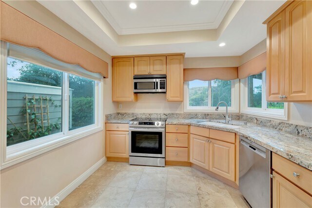 Building Photo - 73 Highland View