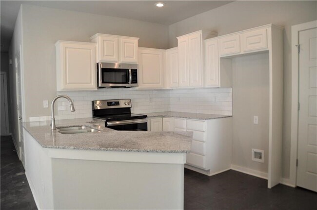 Building Photo - 2405 SW Arbor Rd