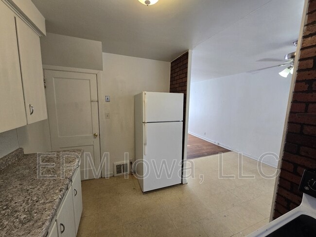 Building Photo - 251 Madison St