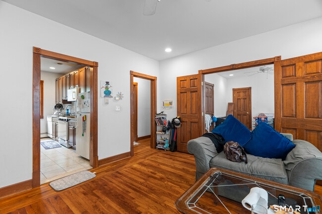 Building Photo - 623 Whitney Ave